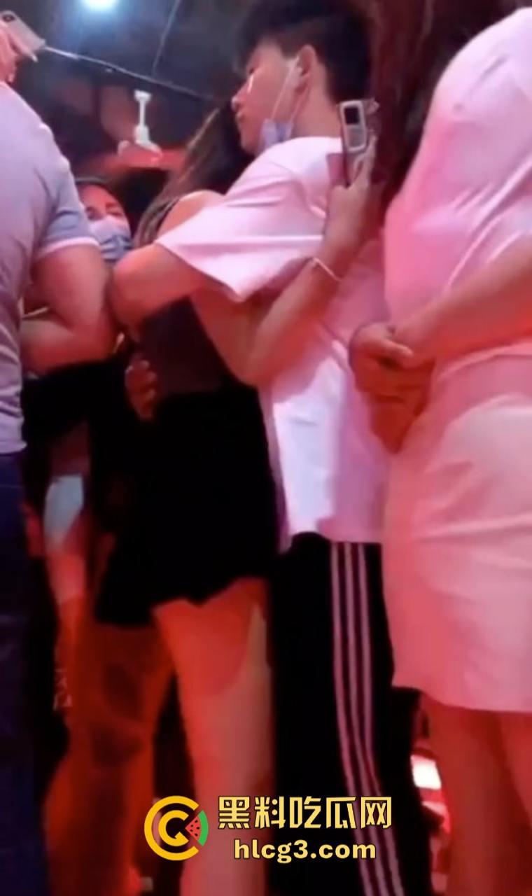 “十元一摸”成都夜生活的性故事 现在知道莎莎舞是怎么玩的了吧!不行了!扶我去成都 第3张 “十元一摸”成都夜生活的性故事 现在知道莎莎舞是怎么玩的了吧!不行了!扶我去成都 第3张