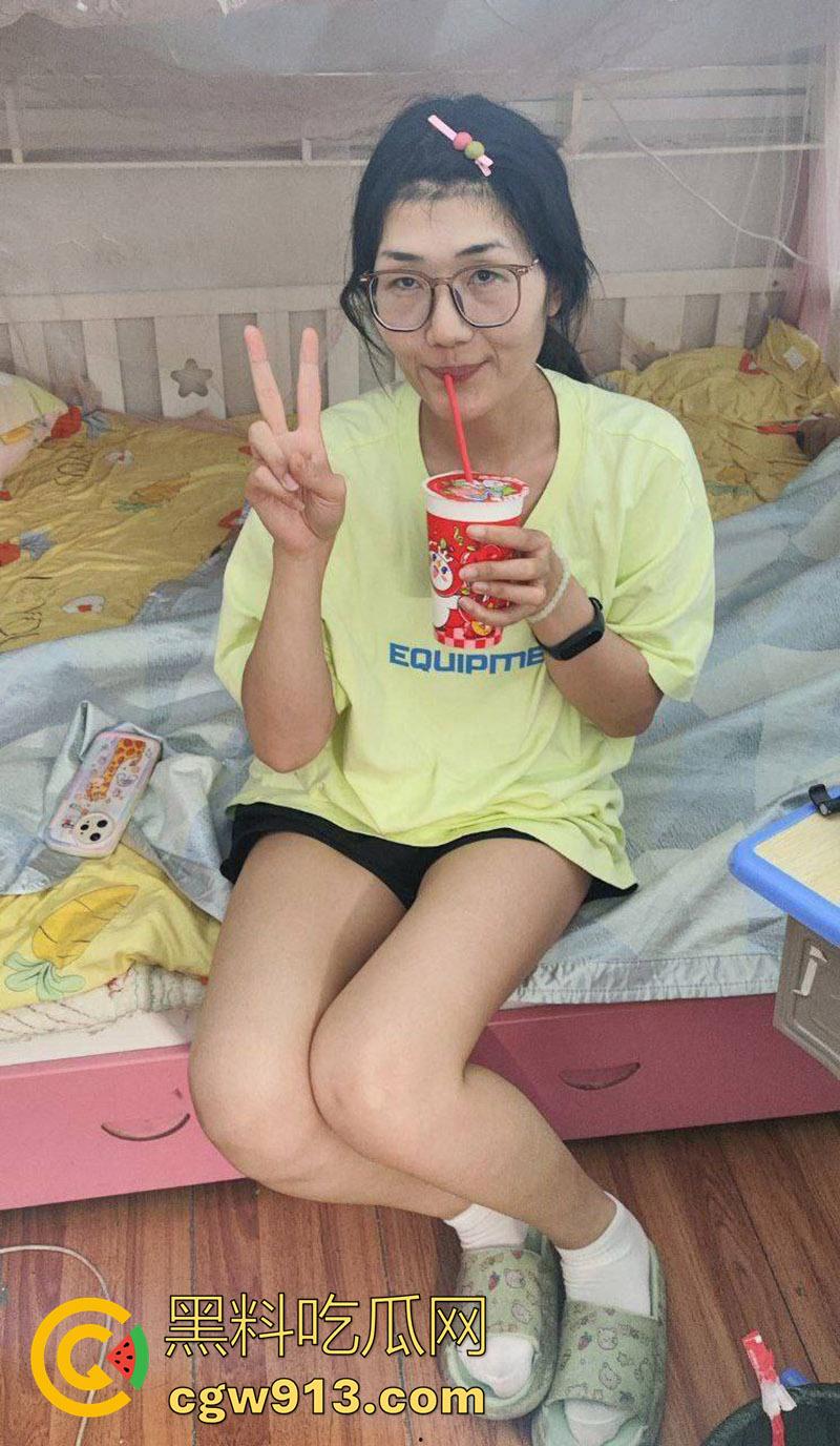 大哥投稿长腿眼镜厂妹,果然十个眼镜九个骚,竟背着偷偷约炮,被大哥发现偷情自拍,一怒之下将其曝光! 第1张 大哥投稿长腿眼镜厂妹,果然十个眼镜九个骚,竟背着偷偷约炮,被大哥发现偷情自拍,一怒之下将其曝光! 第1张