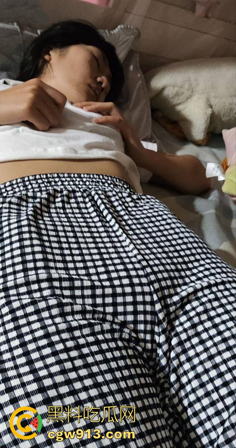 大哥投稿长腿眼镜厂妹,果然十个眼镜九个骚,竟背着偷偷约炮,被大哥发现偷情自拍,一怒之下将其曝光! 第2张 大哥投稿长腿眼镜厂妹,果然十个眼镜九个骚,竟背着偷偷约炮,被大哥发现偷情自拍,一怒之下将其曝光! 第2张