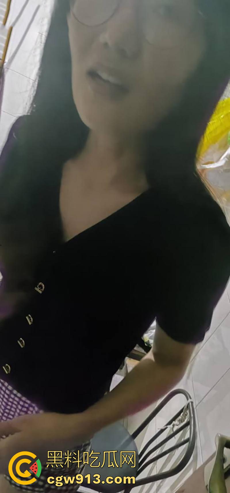 大哥投稿长腿眼镜厂妹,果然十个眼镜九个骚,竟背着偷偷约炮,被大哥发现偷情自拍,一怒之下将其曝光! 第3张 大哥投稿长腿眼镜厂妹,果然十个眼镜九个骚,竟背着偷偷约炮,被大哥发现偷情自拍,一怒之下将其曝光! 第3张