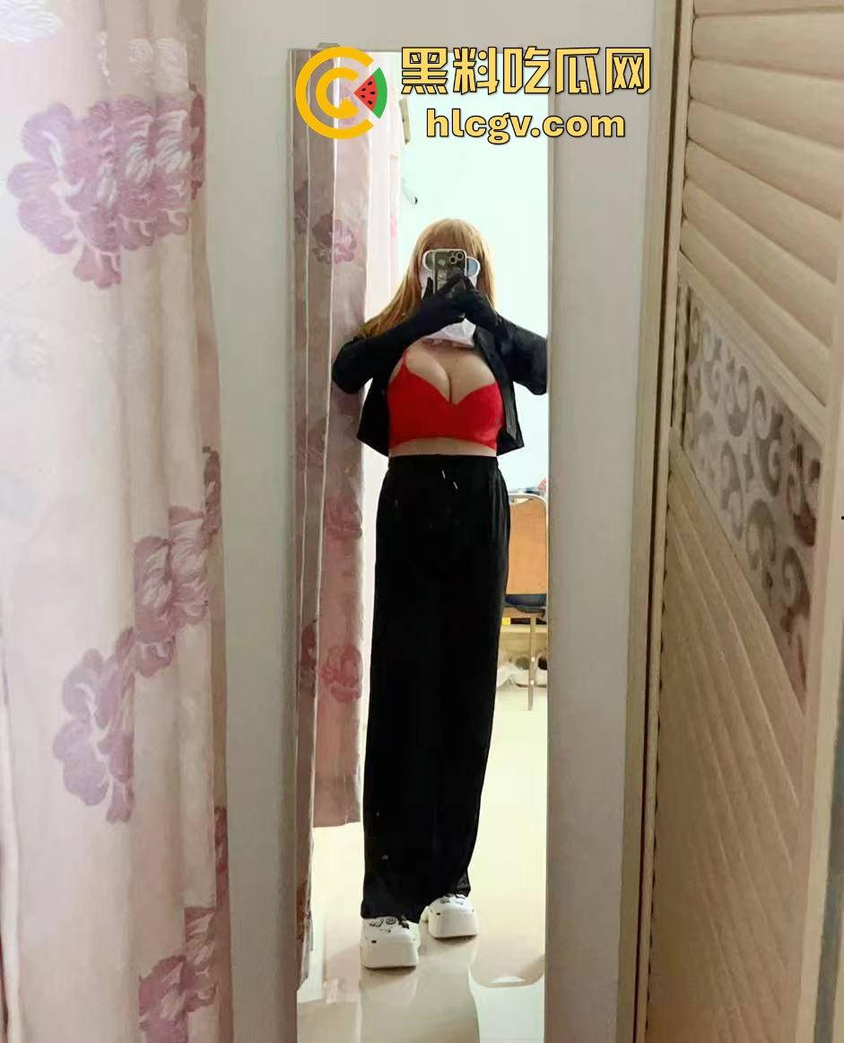 10月27号 广东东莞，假雷厕所偷拍闹剧，大神翻车被抓现行！带着假大雷拍美女大学生，跑得掉吗？  第4张