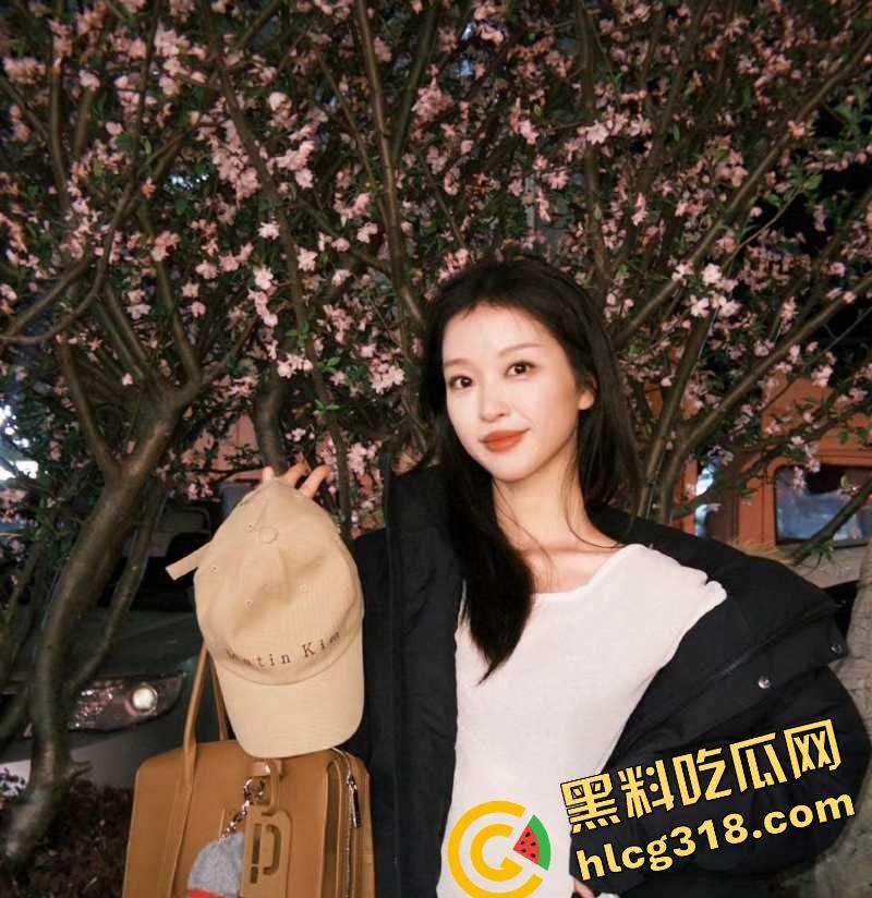 短剧女演员『腾泽文』聊天记录被爆出秒删，剧组夫妻戏玩到现实早期潜规则视频被扒出，微博热搜疯狂控评！  第8张