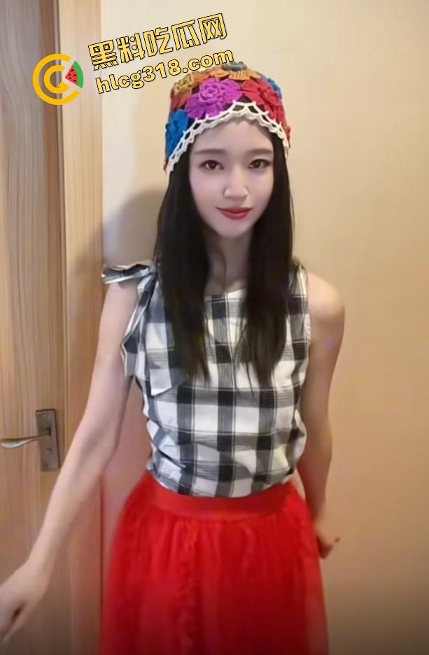 短剧女演员『腾泽文』聊天记录被爆出秒删，剧组夫妻戏玩到现实早期潜规则视频被扒出，微博热搜疯狂控评！  第10张