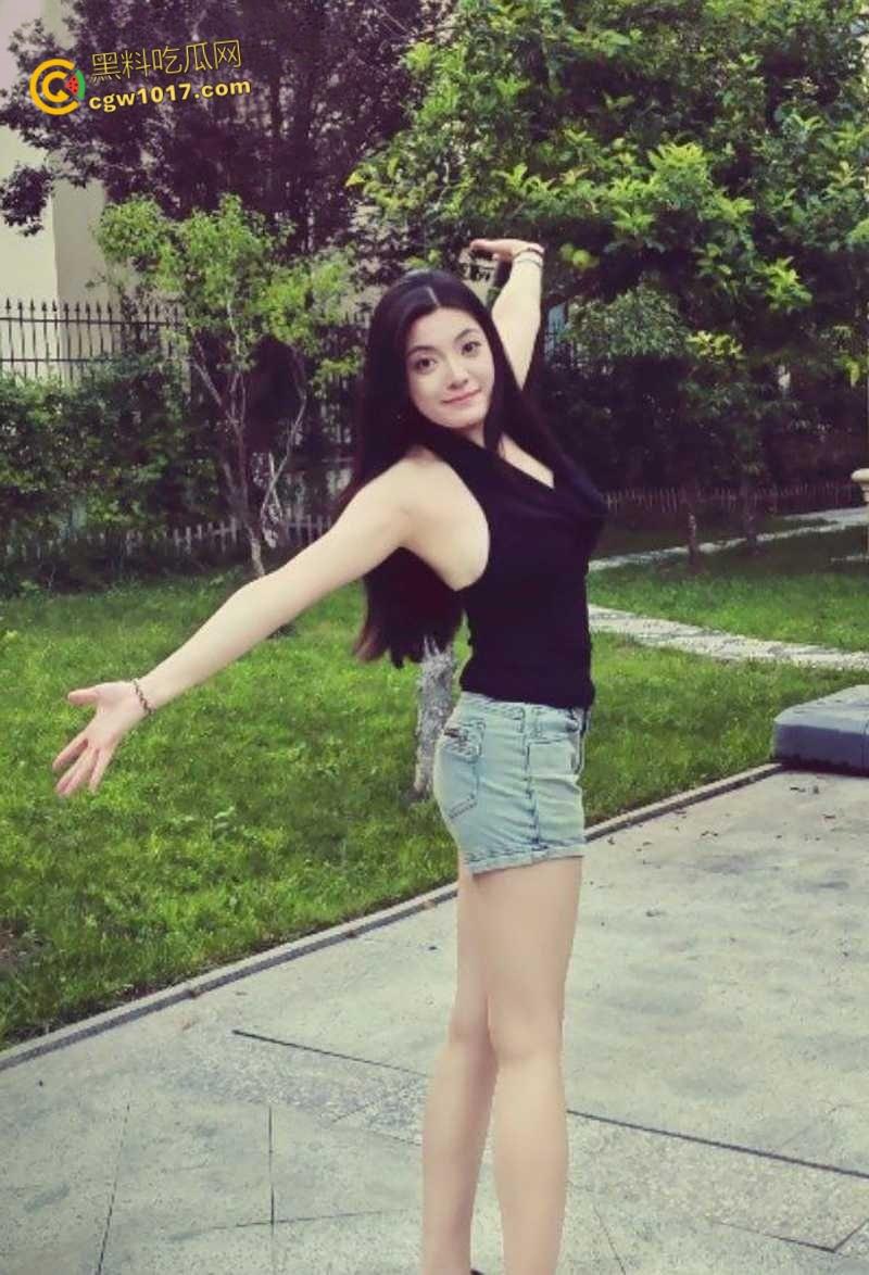 青岛巨乳良妻【许清栀】,圣诞制服装扮情趣猫耳,与情夫偷情约炮,吊带美乳女上骑乘,自拍露脸骚态尽显! 第1张 青岛巨乳良妻【许清栀】,圣诞制服装扮情趣猫耳,与情夫偷情约炮,吊带美乳女上骑乘,自拍露脸骚态尽显! 第1张