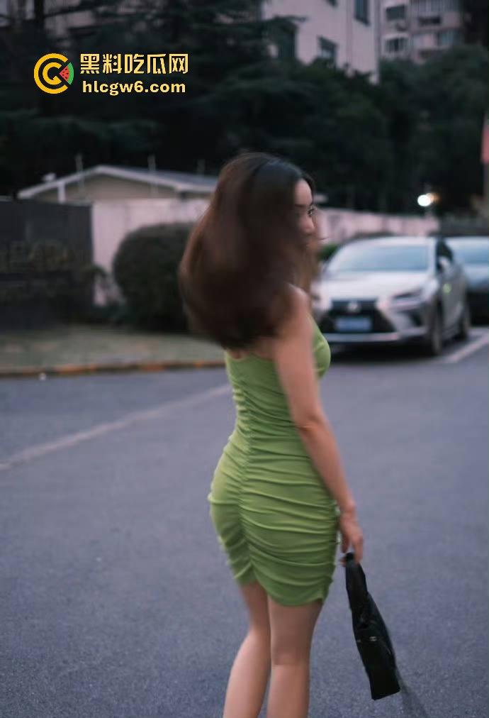 LOL主持人【余霜】疑似约炮视频流出!管泽元夺妻之仇不共戴天 极品身材一览无遗。 第14张 LOL主持人【余霜】疑似约炮视频流出!管泽元夺妻之仇不共戴天 极品身材一览无遗。 第14张