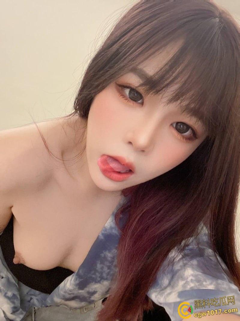 台湾高雄中华科大【孙资婷】， 被炮友各种调教玩弄，口交深喉颜射极致榨精，狂骑炮友宛如自动打炮机器 ！  第3张