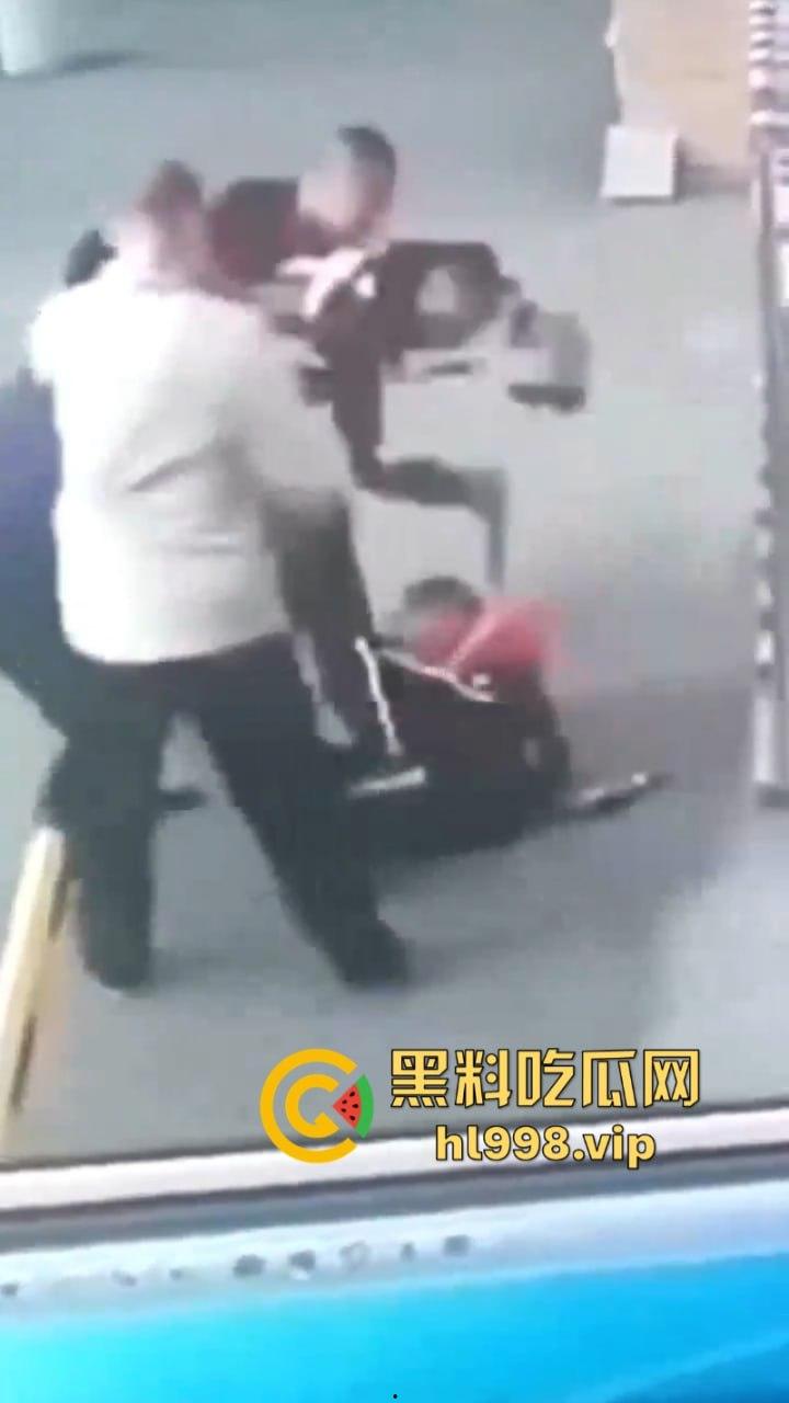 吉林初二男生被同学霸凌 父亲持刀怒杀校霸 太血腥但太爽了！  第4张