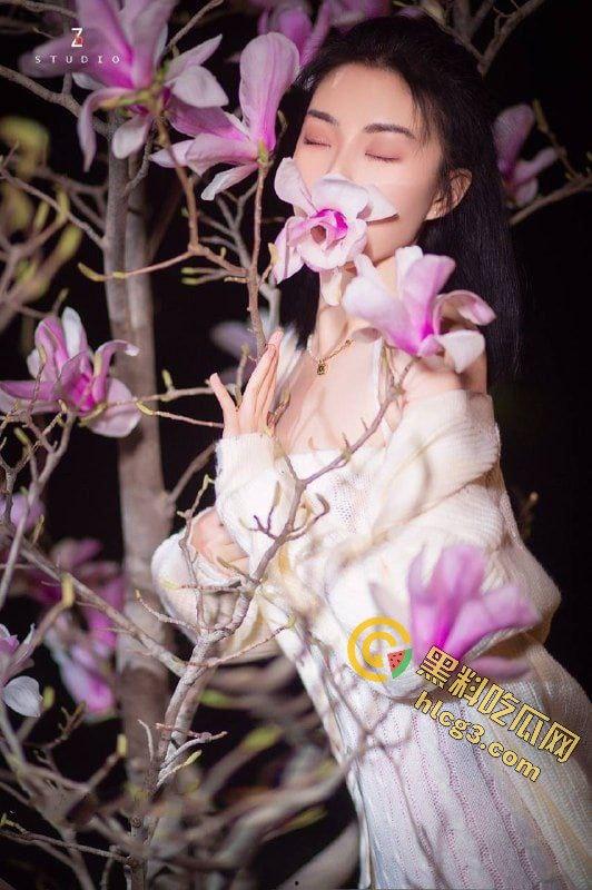 【一颗榴莲】福利姬8月露点自拍视频泄密！性感反差引发热议  第8张