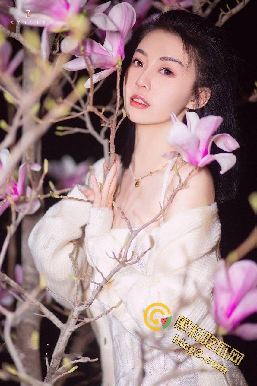 【一颗榴莲】福利姬8月露点自拍视频泄密！性感反差引发热议  第9张