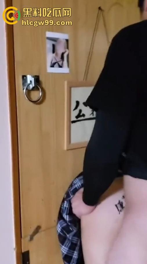 帝都调教大佬神级操作，亲手养成的骚逼变成公厕，群友轮番带套上阵爆操，这才是真正的共享经济！  第9张