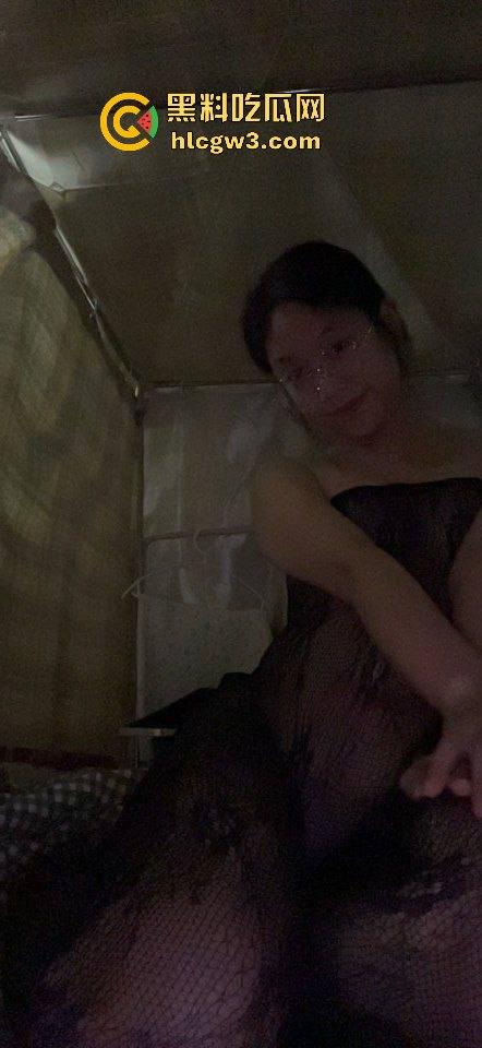 骚还得看女大学生 济南大学【黄诗涵】给异地男友拍小黄图 宿舍里秀乳钉 真特么骚到骨子里！  第18张