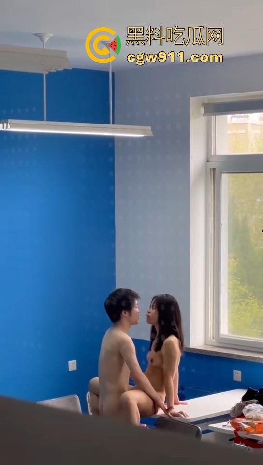 这难道就是青春吗?高校学生情侣上课传淫荡纸条,相约课后做爱,兔兔这么好看为什么要射在兔兔上嘛! 第9张 这难道就是青春吗?高校学生情侣上课传淫荡纸条,相约课后做爱,兔兔这么好看为什么要射在兔兔上嘛! 第9张