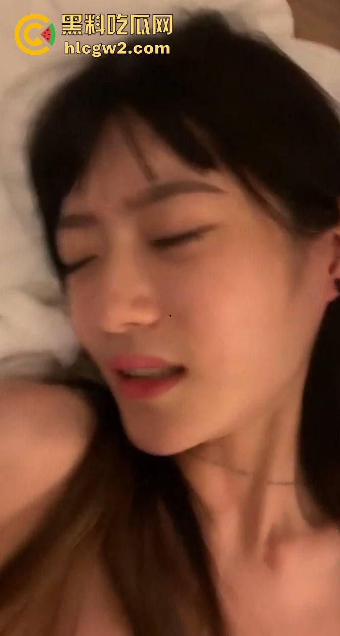 南京楼盘销售妹『吴佳怡』心甘情愿被潜规则！为了卖房主动吃鸡吧，小婊子为了能当销冠卖房卖到送逼！  第4张