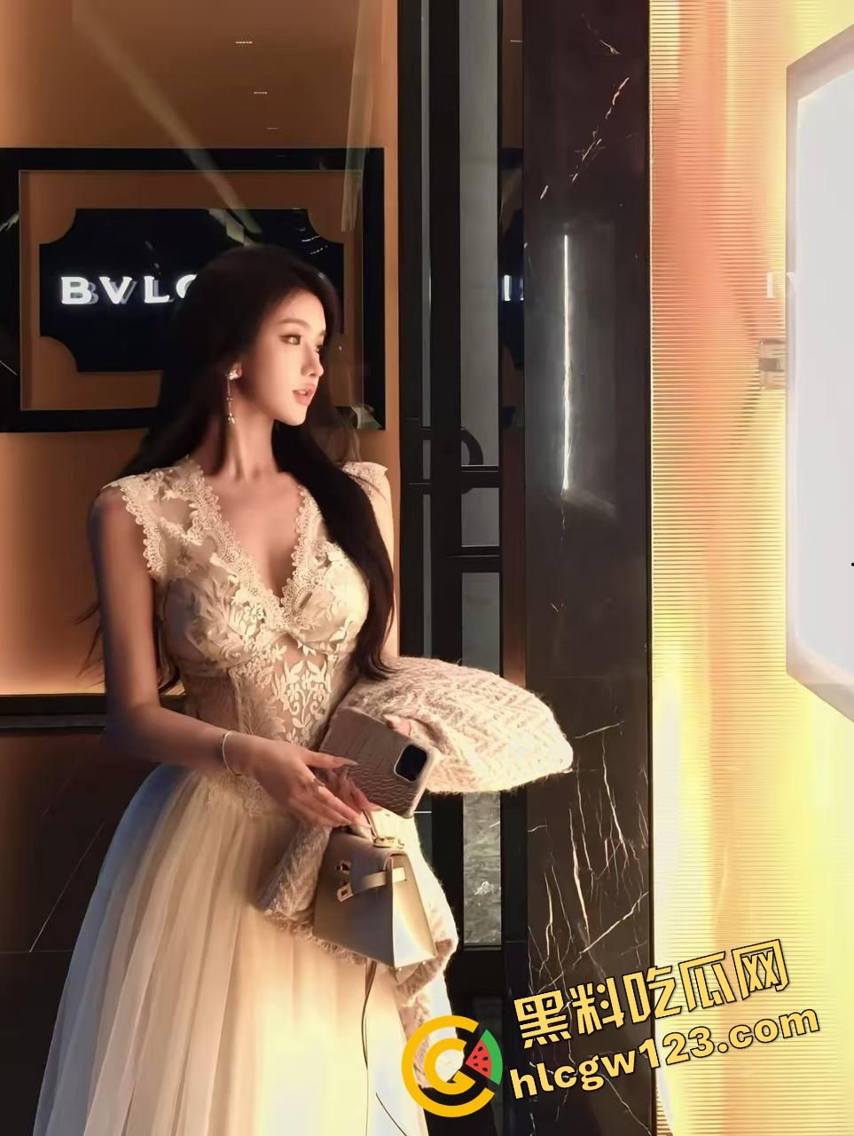 前任的U盘挖出来了，里面的奶和逼比记忆还真实，群友打完飞机决定公开，独撸不如群射！  第4张