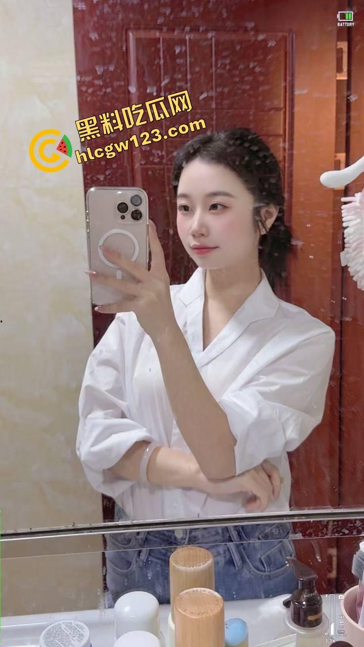 芜湖全季酒店透窗偷拍对面打炮，哥们不拉窗帘爆操醉妹，瓜友边抽烟边偷拍喊太会干了兄弟！  第3张