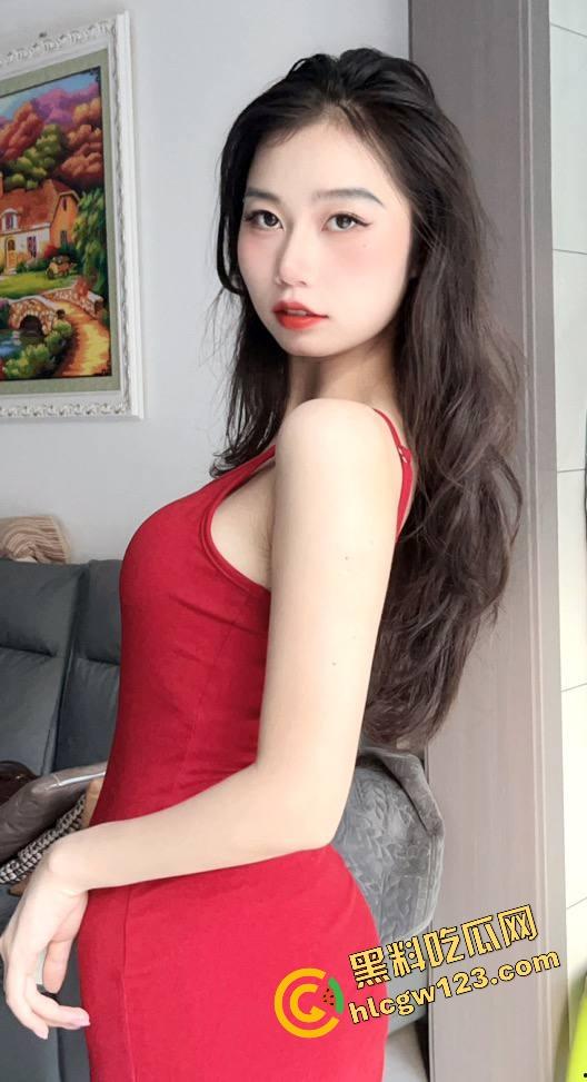 芜湖全季酒店透窗偷拍对面打炮，哥们不拉窗帘爆操醉妹，瓜友边抽烟边偷拍喊太会干了兄弟！  第7张