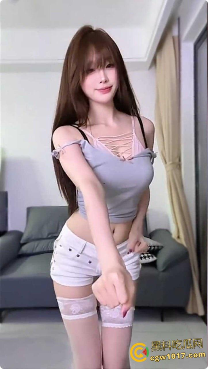 抖音清纯女神【雯几】,擦边骚舞福利,扭腰翘臀豪乳狂摇,模拟口交大尺度骚舞卡点,反差甜妹淫荡本性炸锅! 第4张 抖音清纯女神【雯几】,擦边骚舞福利,扭腰翘臀豪乳狂摇,模拟口交大尺度骚舞卡点,反差甜妹淫荡本性炸锅! 第4张