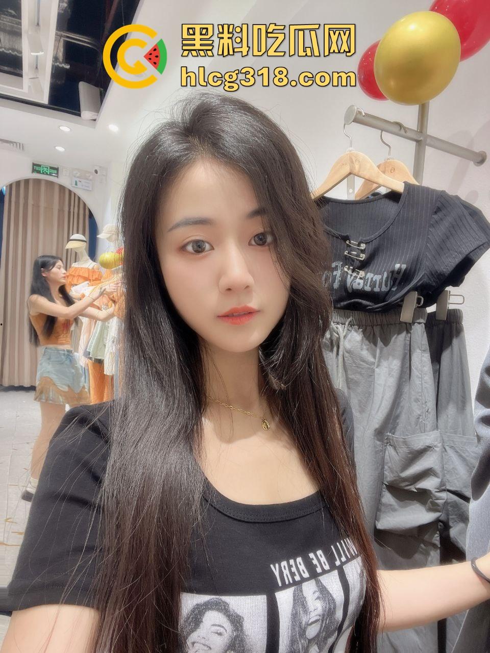 护士姐姐身穿黑丝勾引弟弟,妖娆风骚包臀裙,身姿诱人激情四溢,帧帧充满极致撸点! 第3张 护士姐姐身穿黑丝勾引弟弟,妖娆风骚包臀裙,身姿诱人激情四溢,帧帧充满极致撸点! 第3张