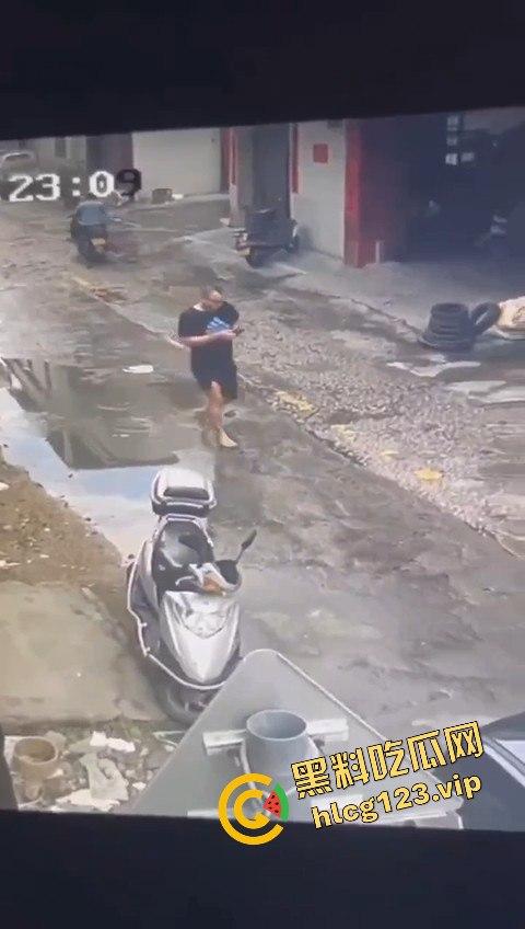 广东潮州发生恶性斗殴事件,一男子被当街砍死,另一人被警方当场抓获,凶手直接被判死刑! 第3张 广东潮州发生恶性斗殴事件,一男子被当街砍死,另一人被警方当场抓获,凶手直接被判死刑! 第3张