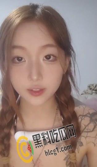 高颜值校花 张阳阳 强势回归 SM道具齐上阵 滴蜡乳夹疯狂抠穴 无套啪啪 绝对炸裂  第12张