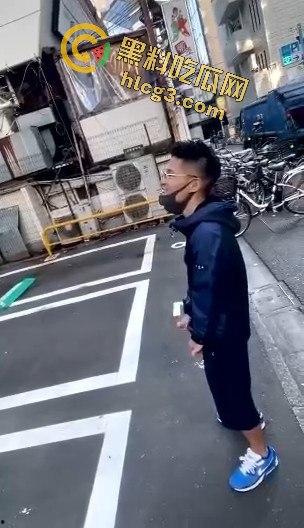 公共场所疯狂自慰,胆量堪比超级英雄,这样的行为真敢看! 第4张 公共场所疯狂自慰,胆量堪比超级英雄,这样的行为真敢看! 第4张