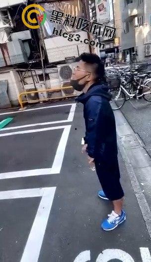 公共场所疯狂自慰,胆量堪比超级英雄,这样的行为真敢看! 第6张 公共场所疯狂自慰,胆量堪比超级英雄,这样的行为真敢看! 第6张