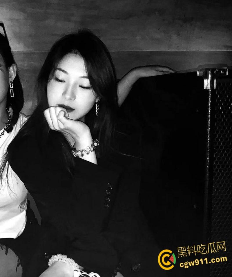 深圳高颜值模特【朱瑶】，到处勾引金主爸爸，露脸深喉口交，情趣道具调教自慰，妥妥的玩物罢了 ！  第2张