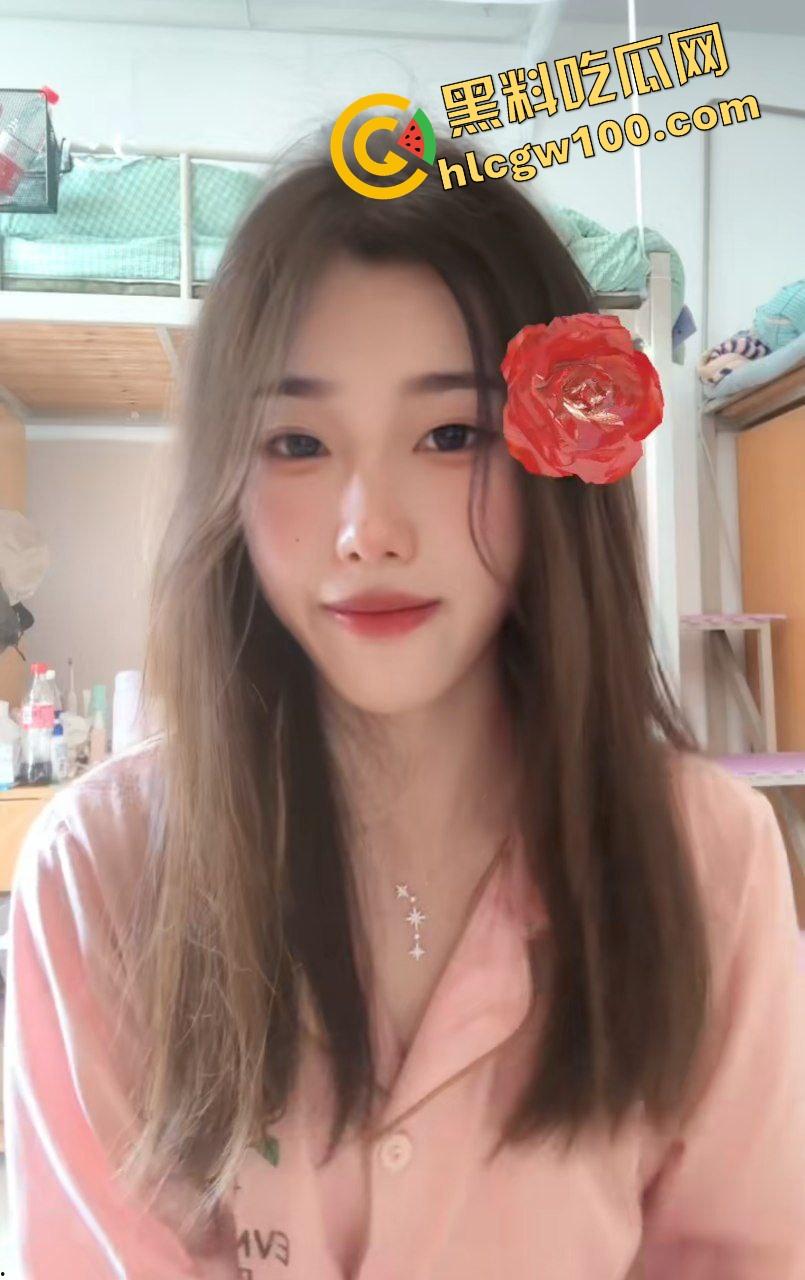 抖音辽宁工业大三反差婊骚货女大『魏魏』穿黑丝与大哥诱惑干炮 骚臀直上直下淫荡榨精！原创独家曝光流出！  第2张