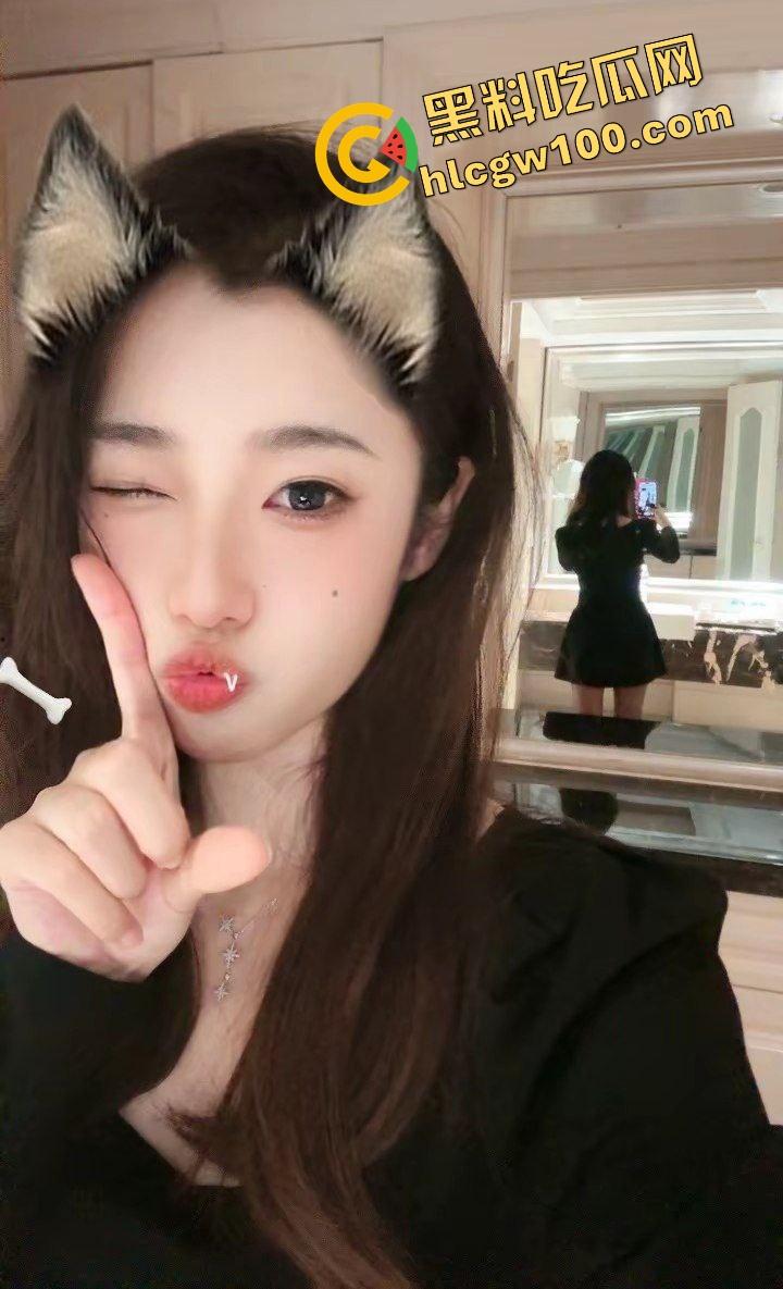 抖音辽宁工业大三反差婊骚货女大『魏魏』穿黑丝与大哥诱惑干炮 骚臀直上直下淫荡榨精！原创独家曝光流出！  第3张