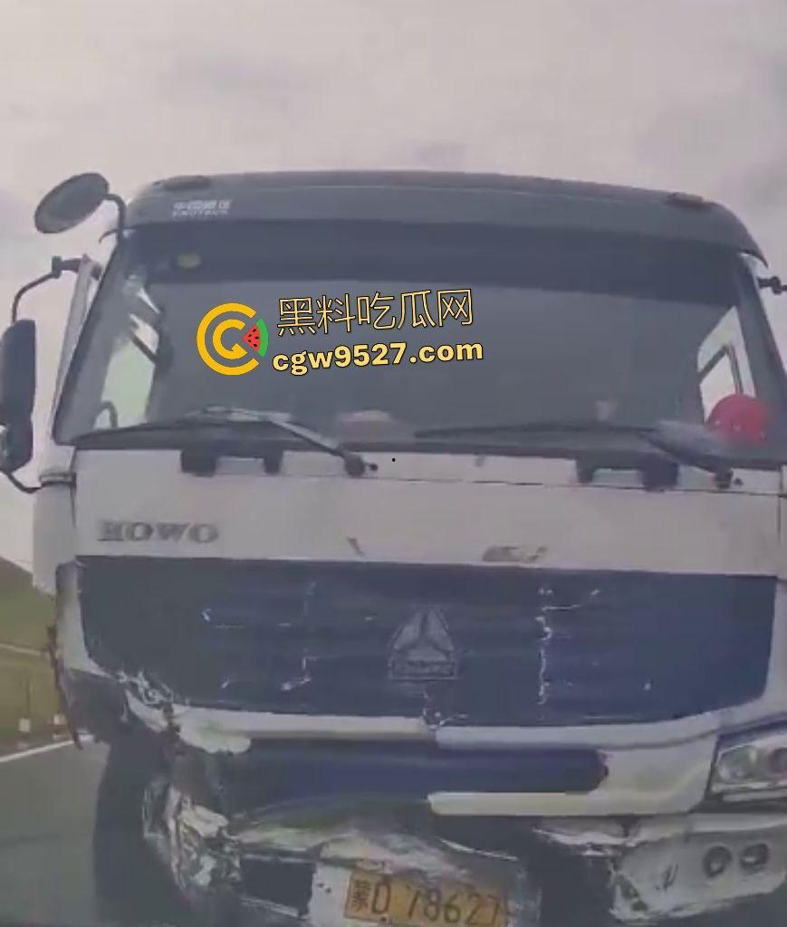 内蒙古赤峰水泥罐车失控狂撞!小米YU7成救命神器,车毁人安车主倒车神速变藤原拓海! 第2张 内蒙古赤峰水泥罐车失控狂撞!小米YU7成救命神器,车毁人安车主倒车神速变藤原拓海! 第2张