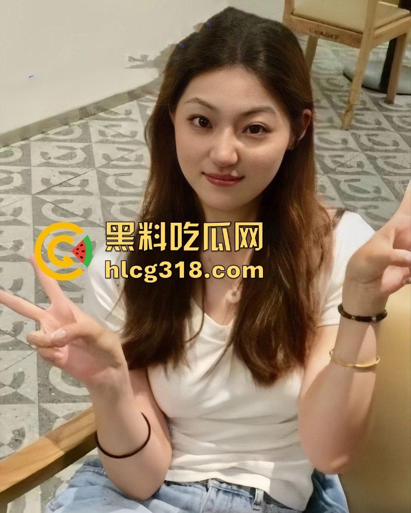 陕西西安美术学院【郑芊芊】出租屋苦练姿势为下海做准备疯狂练技， 一心下海搞钱，男友成她的工具！  第1张