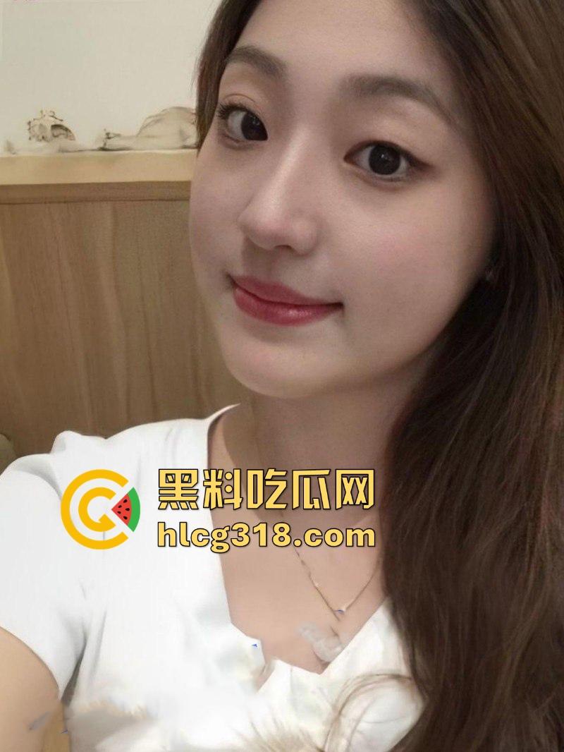 陕西西安美术学院【郑芊芊】出租屋苦练姿势为下海做准备疯狂练技， 一心下海搞钱，男友成她的工具！  第4张