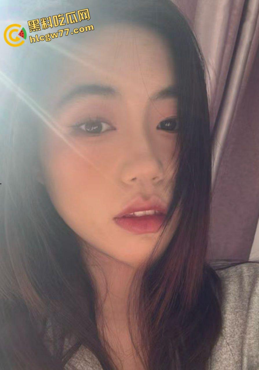 娇嫩的幼儿园老师【李纯】也喜欢约炮做爱 粉嫩的鲍鱼被炮友暴力输出  第1张