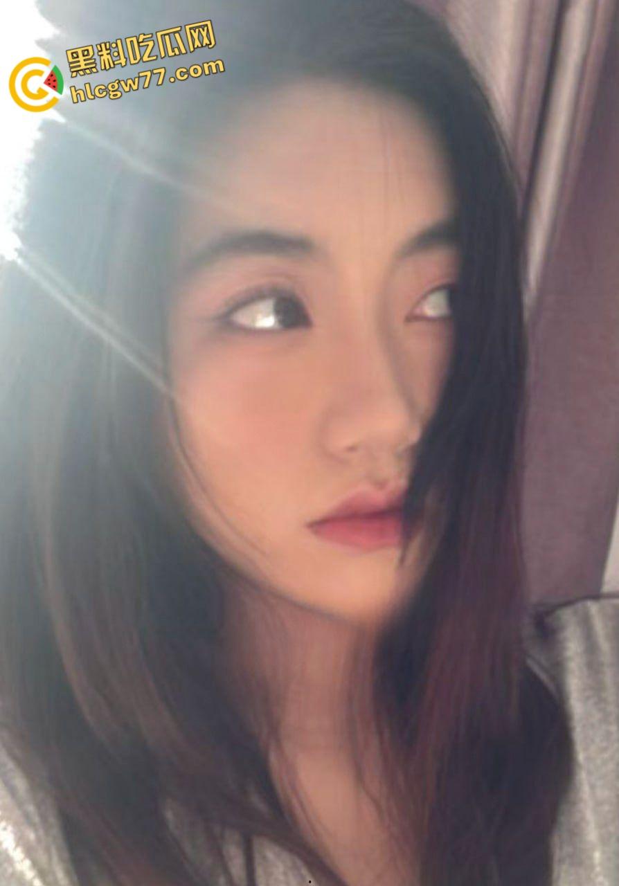 娇嫩的幼儿园老师【李纯】也喜欢约炮做爱 粉嫩的鲍鱼被炮友暴力输出  第3张