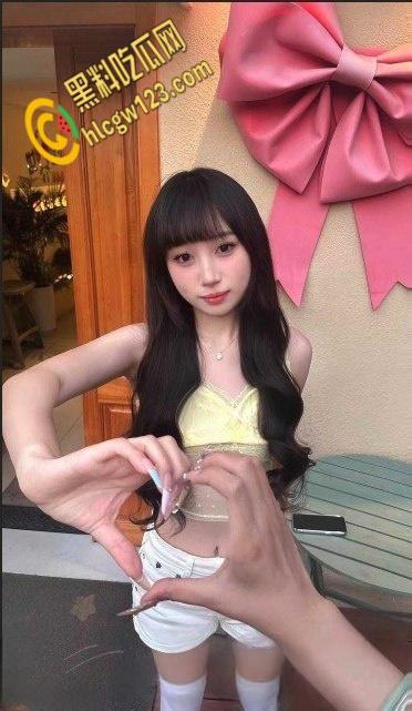 成都中医大学【曹茵】，外表清纯可爱，到了床上竟然如此淫荡 !  第3张