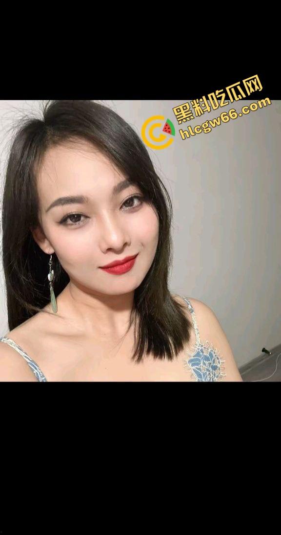 贵阳茅台老板娘【闪总】酒卖不动干脆卖逼，微信流出剧情福利包，护士装口交挑逗骚到爆！  第5张