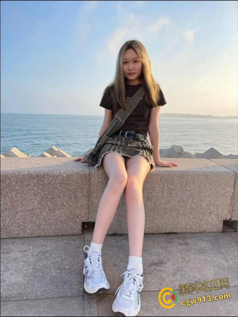 沈阳大学嫩妹【郭子萱】，情趣护士制服性感诱人，被男友蒙眼调教白丝足交， 中出颜射一脸太反差了 ！  第2张