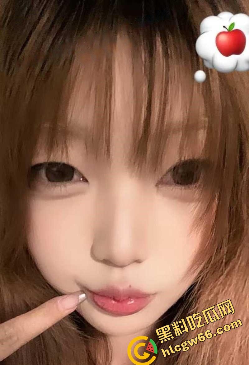 表面人畜无害,广西大眼萌妹『陈曦』被渣男操完偷拍,舔穴特写后入爆干全都怼脸拍,骚笑淫叫成寝室BGM! 第2张 表面人畜无害,广西大眼萌妹『陈曦』被渣男操完偷拍,舔穴特写后入爆干全都怼脸拍,骚笑淫叫成寝室BGM! 第2张