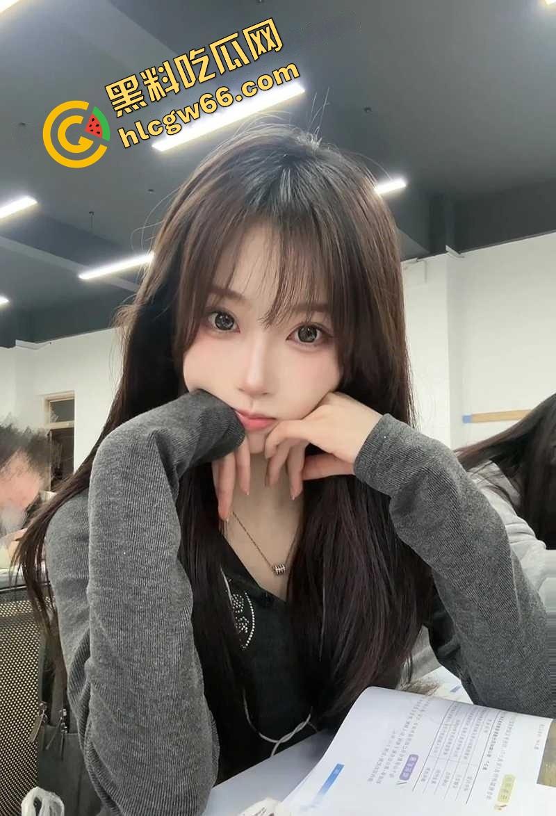 表面人畜无害,广西大眼萌妹『陈曦』被渣男操完偷拍,舔穴特写后入爆干全都怼脸拍,骚笑淫叫成寝室BGM! 第5张 表面人畜无害,广西大眼萌妹『陈曦』被渣男操完偷拍,舔穴特写后入爆干全都怼脸拍,骚笑淫叫成寝室BGM! 第5张