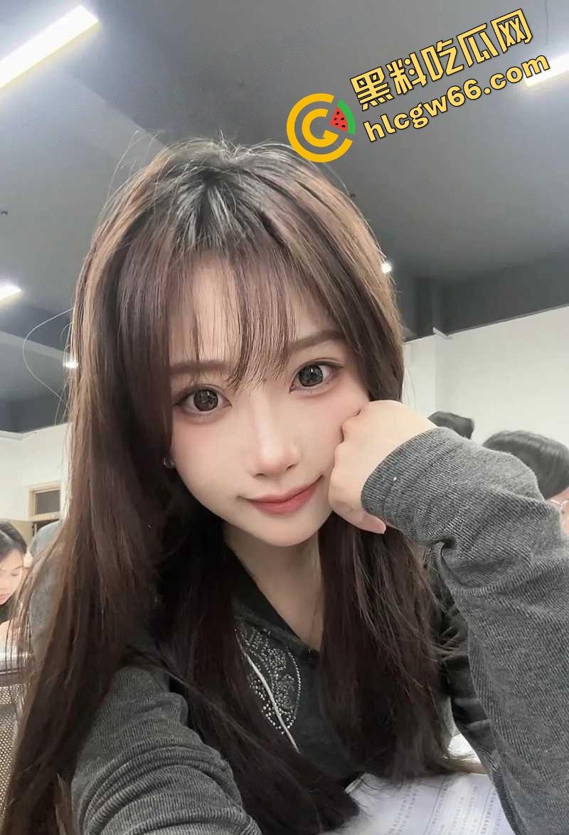 表面人畜无害,广西大眼萌妹『陈曦』被渣男操完偷拍,舔穴特写后入爆干全都怼脸拍,骚笑淫叫成寝室BGM! 第6张 表面人畜无害,广西大眼萌妹『陈曦』被渣男操完偷拍,舔穴特写后入爆干全都怼脸拍,骚笑淫叫成寝室BGM! 第6张