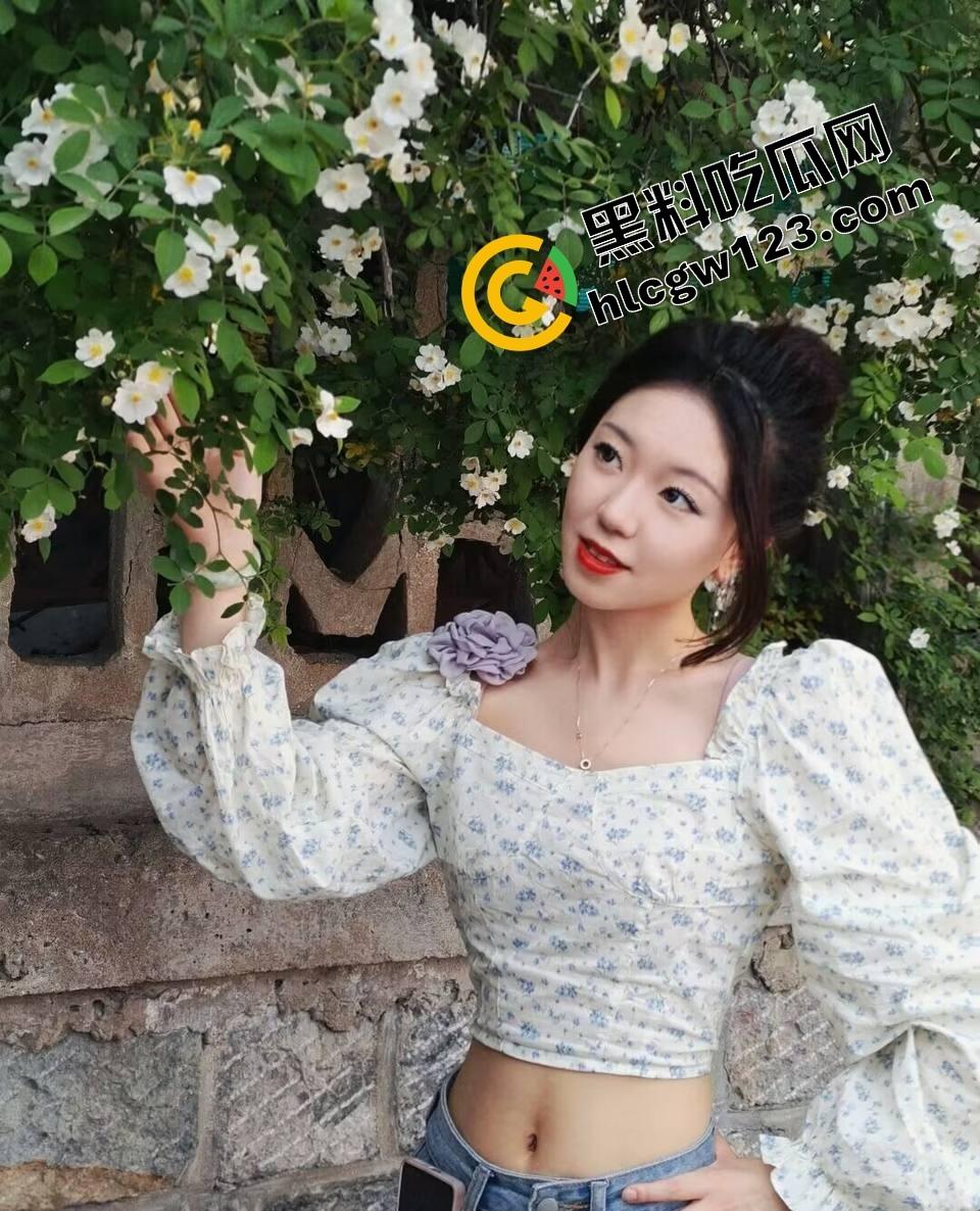 直播答题翻车名场面,主播妹子刚喊正能量 粉丝连麦天苍苍野茫茫,我的鸡巴比较长!这是人说的话? 第4张 直播答题翻车名场面,主播妹子刚喊正能量 粉丝连麦天苍苍野茫茫,我的鸡巴比较长!这是人说的话? 第4张