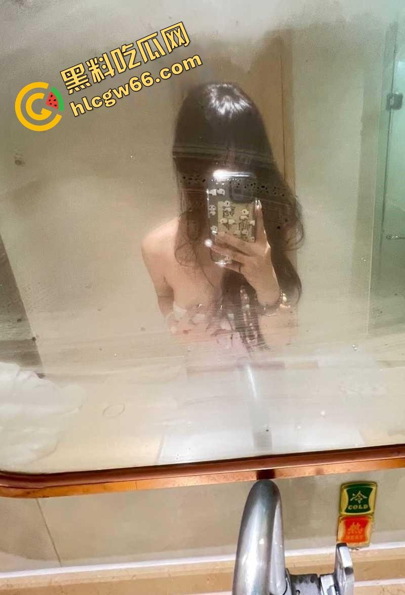 表面人畜无害,广西大眼萌妹『陈曦』被渣男操完偷拍,舔穴特写后入爆干全都怼脸拍,骚笑淫叫成寝室BGM! 第8张 表面人畜无害,广西大眼萌妹『陈曦』被渣男操完偷拍,舔穴特写后入爆干全都怼脸拍,骚笑淫叫成寝室BGM! 第8张