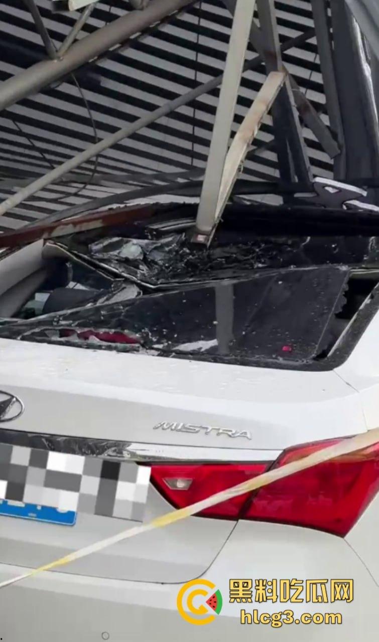 一觉醒来 天都塌了！宜宾市上江北二手车市场垮塌！精品车成了事故车！  第1张