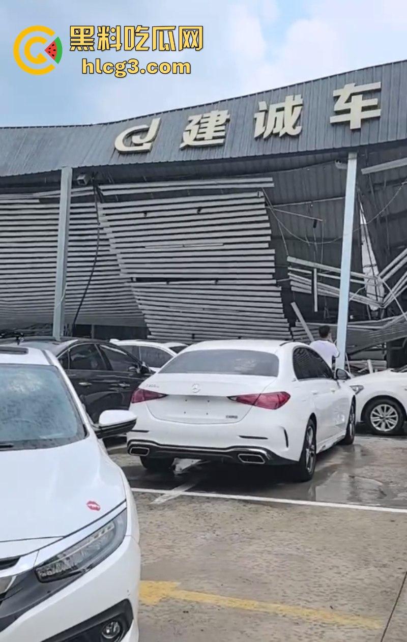 一觉醒来 天都塌了！宜宾市上江北二手车市场垮塌！精品车成了事故车！  第5张