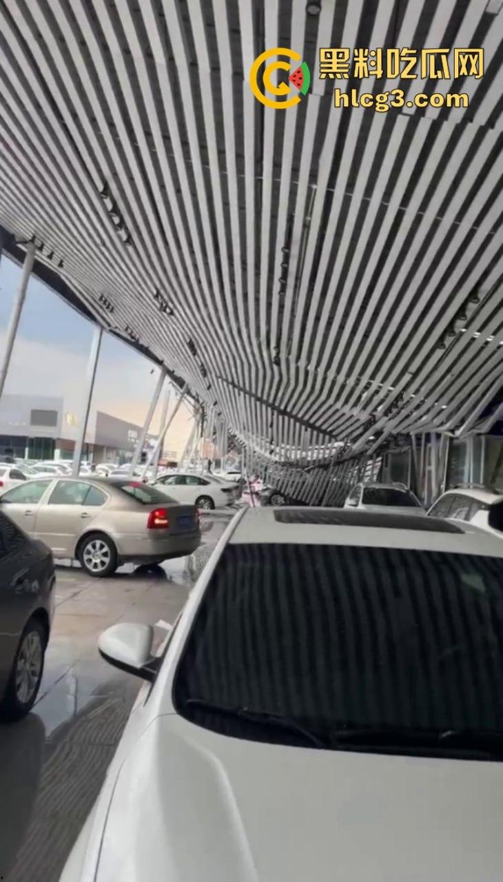 一觉醒来 天都塌了！宜宾市上江北二手车市场垮塌！精品车成了事故车！  第9张