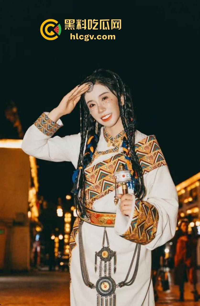 上海极品母女双飞共侍！5000搞定少儿主持人和舞蹈生女儿，母女同吃一根鸡巴，贵但绝对够骚！  第8张