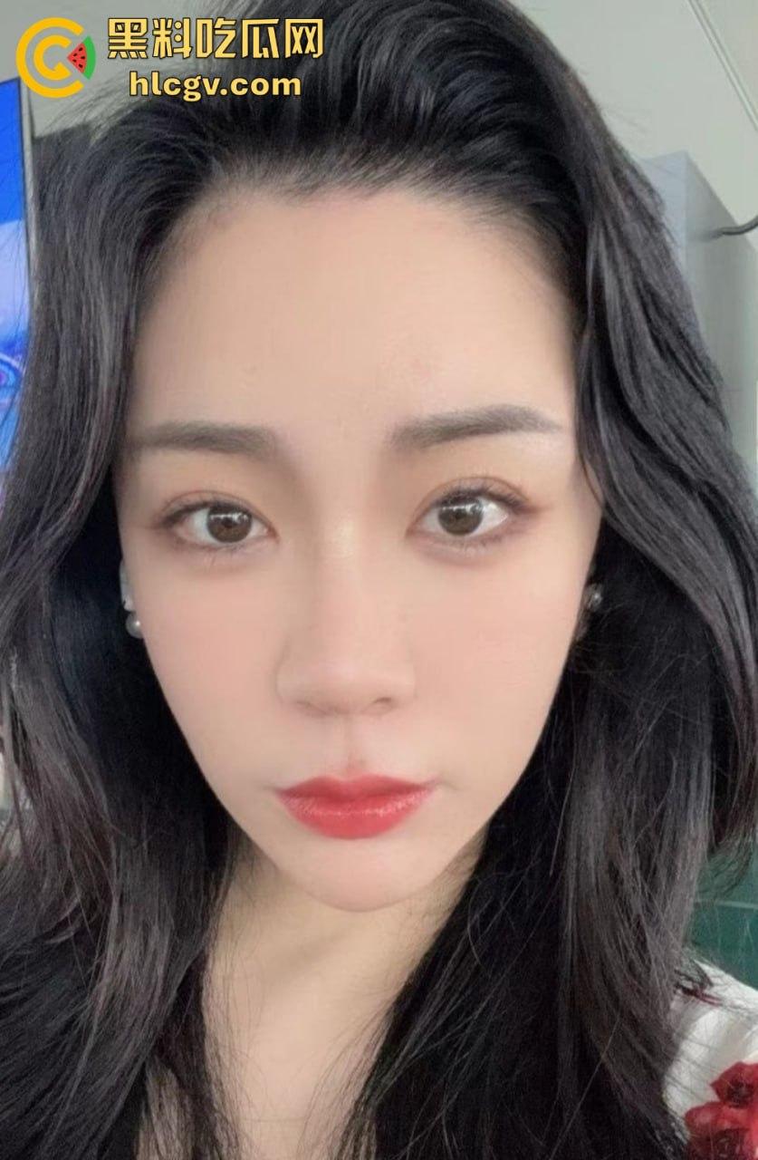 上海极品母女双飞共侍！5000搞定少儿主持人和舞蹈生女儿，母女同吃一根鸡巴，贵但绝对够骚！  第10张