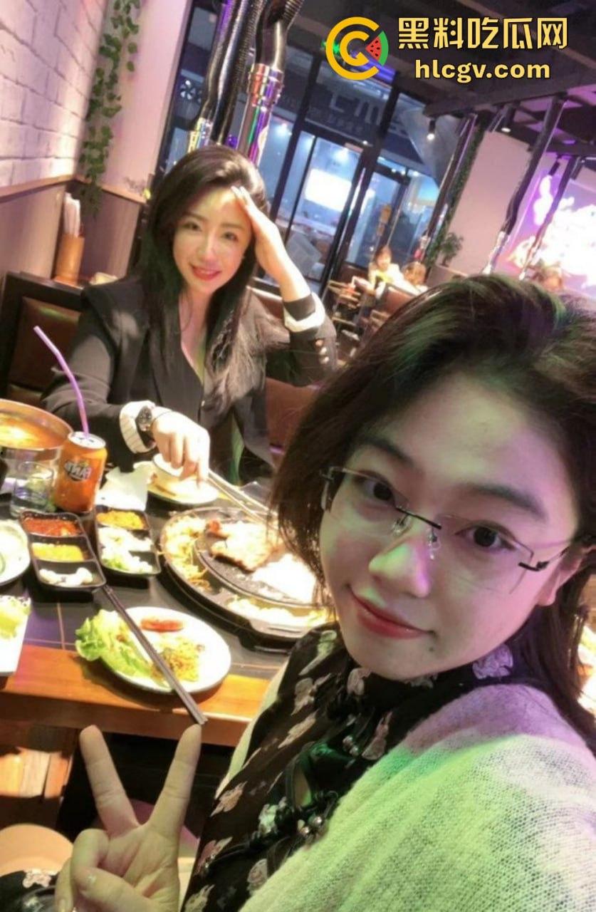 上海极品母女双飞共侍！5000搞定少儿主持人和舞蹈生女儿，母女同吃一根鸡巴，贵但绝对够骚！  第14张