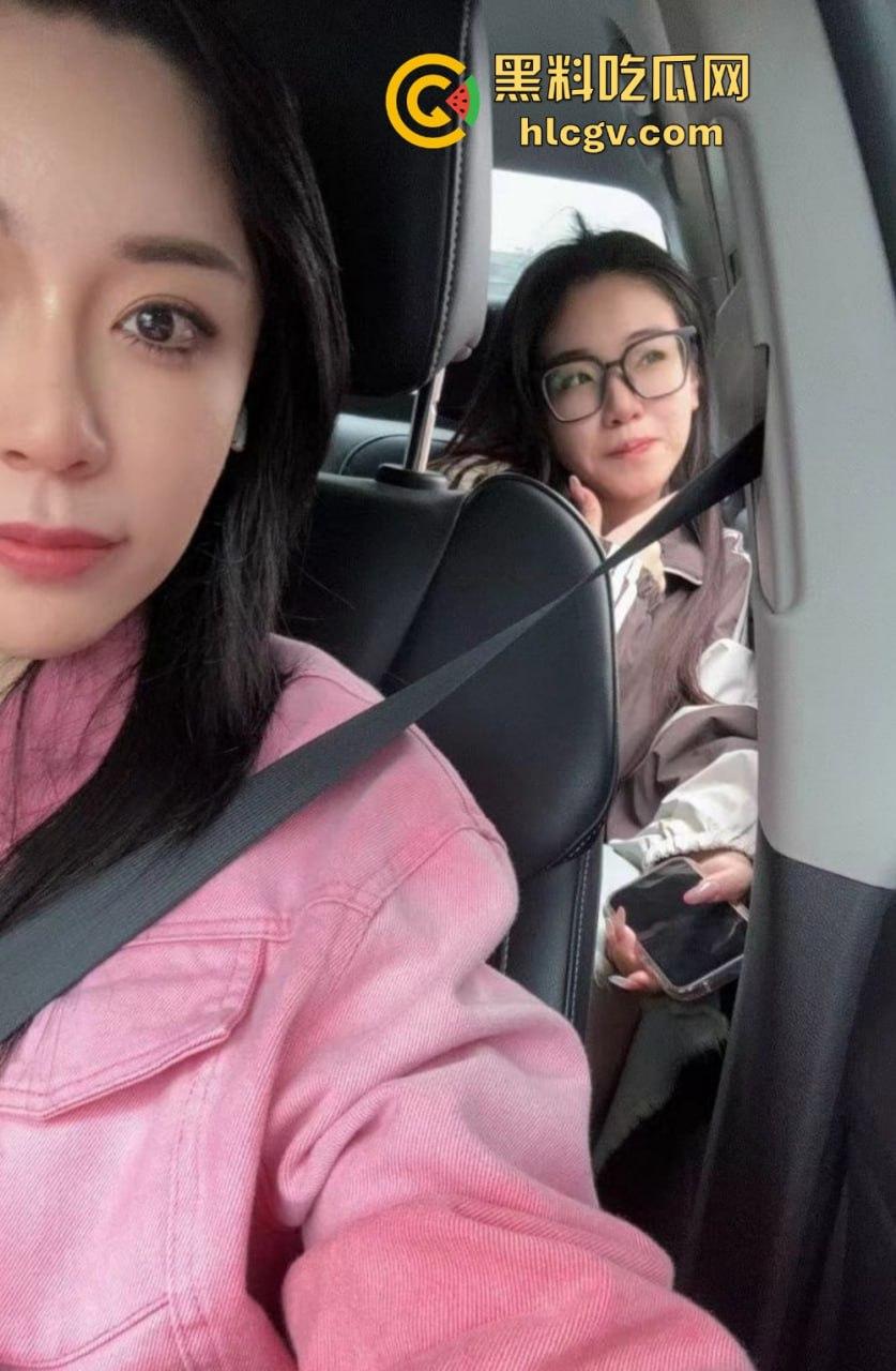 上海极品母女双飞共侍！5000搞定少儿主持人和舞蹈生女儿，母女同吃一根鸡巴，贵但绝对够骚！  第19张