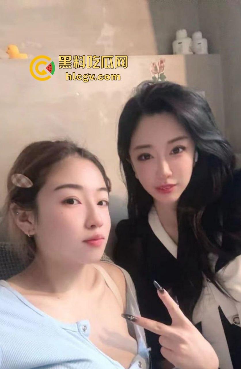 上海极品母女双飞共侍！5000搞定少儿主持人和舞蹈生女儿，母女同吃一根鸡巴，贵但绝对够骚！  第22张